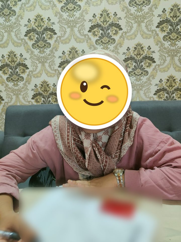 Pelanggan bersama borang permohonan